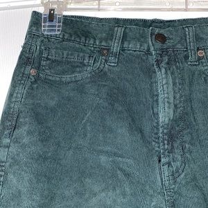 AE Mom High Rise Corduroy Jeans GREEN
